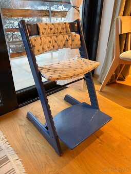 Rastúca stolička STOKKE - modrá - 8