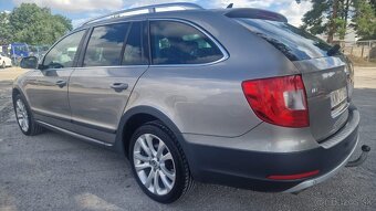 ŠKODA SUPERB COMBI 2.0 TDI - 8