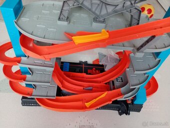 Garáž Hot Wheels City Ultimate - 8