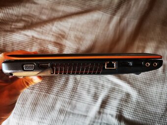 Lenovo IdeaPad Y570 - 8