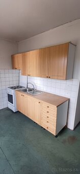 3-izbový byt s balkónomv pôvodnom stave /66 m2/, Hliny VII - 8