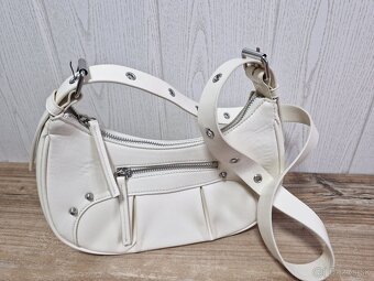 Tenisky, kabelka,.šál spolu za 15€ - 8