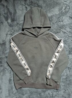 NOVE Guess mikina rozne druhy a farby M - L - 8