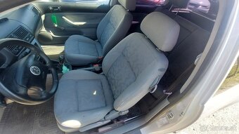 VW Golf IV, 1.4 benzín, 55 kw, M5, 2000 - 8