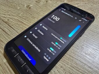 Odolny Samsung xcover 4S plnefunkcny ma len jemne znamky pou - 8