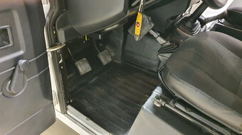 Land Rover Defender 2.2 TDCI, 2012, 76 000 km - 8