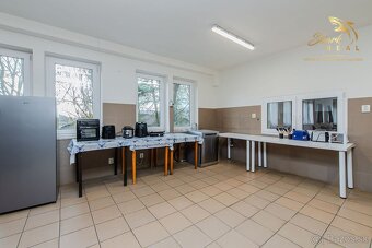 Na predaj ubytovací objekt v obci Koškovce – 26 izieb, parko - 8