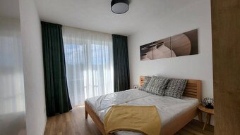 Nový priestranný 3iz. byt s klimatizáciou, balkónom a parkov - 8