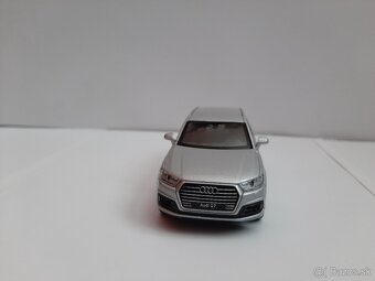 ⚡ Luxus & výkon v 1:43 – Audi Q7, aké chceš vo vitríne - 8