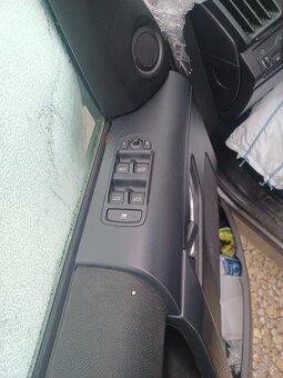 Rozpredám Land Rover Freelander 2 2.2TD4 110kw 4x4 224DT - 8