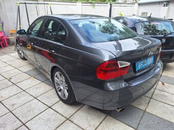 BMW E90 318I - 8