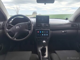 Toyota Avensis Combi 1.6 benzín - 8