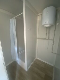 Sanitární kontajner PMP o rozměru 3 x 6 m - 8