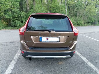 Volvo XC60 2.4D D5 AWD Summum - 8