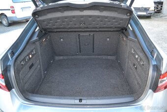 Škoda Superb 2.0 TDi Style 4x4 DSG - 8