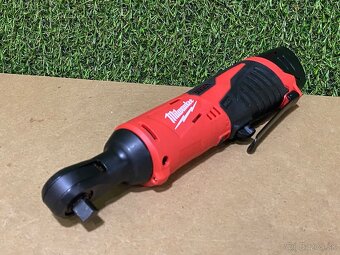 Milwaukee M12 IR Aku uťahovák račňový (3/8") - 8