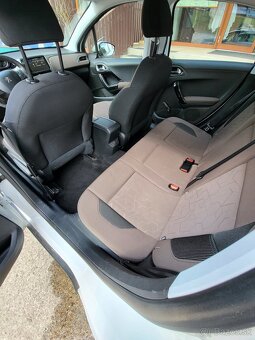 Peugeot 2008 - 8