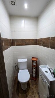 Exkluzívna Ponuka: Rodinný dom s obrovským pozemkom a potenc - 8