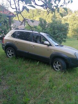 Hyundai Tuscon 2,0Crdi rok 2006 - 8