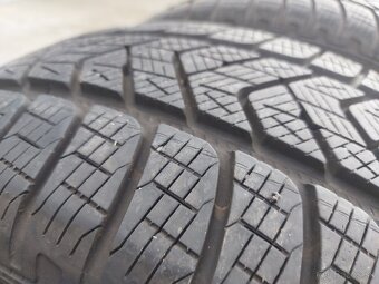 215/65R17 PIRELLI zimne pneumatiky SUV - 8