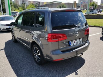 Volkswagen Touran 2.0 TDI Highline - 8