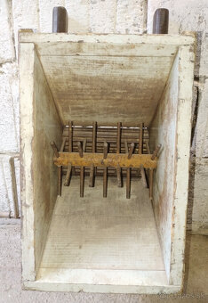 Starý ručný DRVIČ hrozna - Mlynček na hrozno - 8