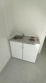 Kancelářský kontejner s WC a kuchyňkou / 6m délky - 8