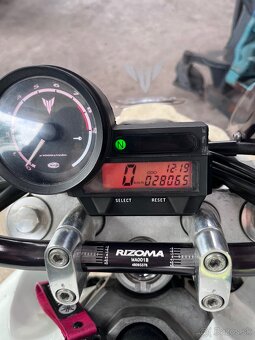 Yamaha MT 03 - 8