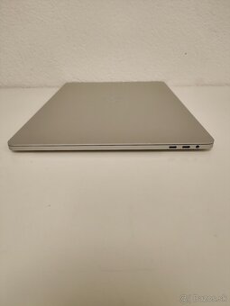 Apple MacBook Pro 15 (2018) | Intel Core i7 • 16 GB RAM • 25 - 8
