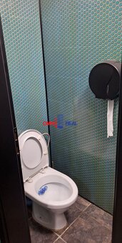 Obchodná budova v centre Žiliny - 8
