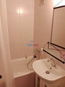 1- IZB byt pri OC TESCO HRON, Latorická- - 8
