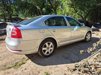 Predám dvere na Škoda Octavia II 2 sedan STRIEBORNÁ METALÍZA - 8