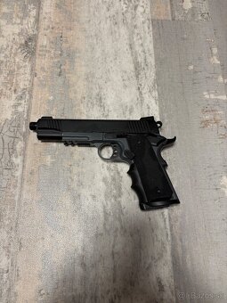 Airsoftova výstroj - 8