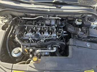 Toyota avensis t25 2.2 d-cat 130kw - 8