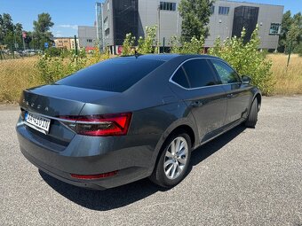 Škoda Superb 2.0 TDI SCR Style DSG - 8