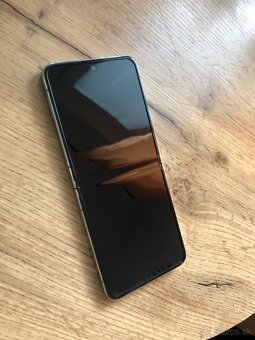 Samsung Galaxy Flip 5 - 8