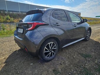 Toyota Yaris Hybrid - 8