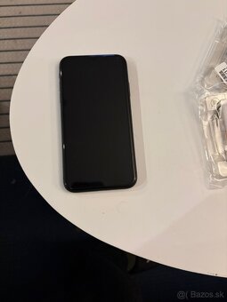 iPhone 11 64gb - 8