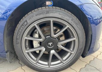 Predám Tesla 3 Dual motor 11/2021 - 366 kw - 8