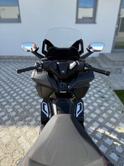 Honda Forza 125 SE - 8