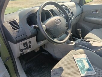 TOYOTA HILUX 3.0 D-4D A/T - 8