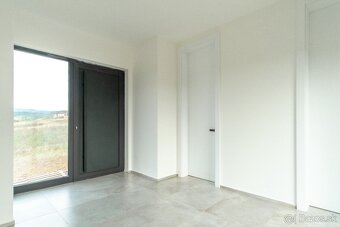 Nadštandardná novostavba rodinného domu v obci Lubina - 8