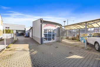 PREDAJ : Polyfunkčná budova 597 m2, pozemok 854 m2, Trnavská - 8