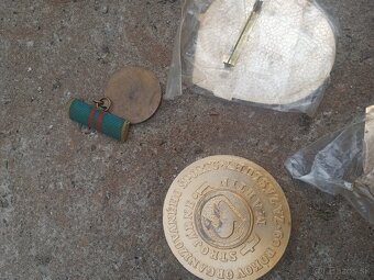 Odznaky popolníky plechové krabice - 8