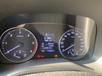 Hyundai Elantra 1.6 CRDi 2017, TOP stav, garážovaná - 8