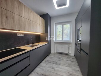 Krásny zariadený 2 izbový byt vo výbornej lokalite - 8
