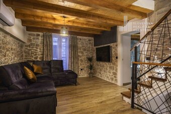 Exkluzívna kamenná vila s vírivkou a 360° panoramatickým výh - 8
