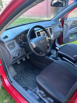 Kia Rio 1.4i benzín 71Kw, M5 - 8