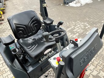 Kombinovaný vibračný valec oceľovo-oceľový BOMAG BW100 AD-5 - 8