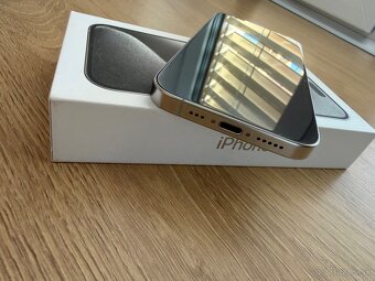 iPhone 15 pro 512 GB - 8